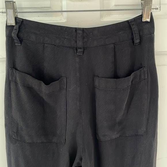 Evereve + Cloth & Stone black flat front elastic waist linen blend pants - Picture 5 of 7